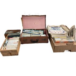 Hutchinson's Pictorial History of The War magazines, together with a collection of postcar...