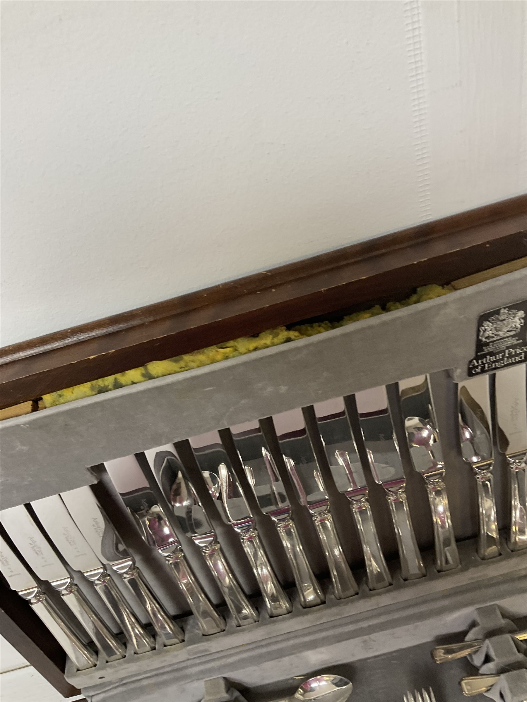 Canteen of Arthur Price Sheffield cutler, part set for eight 