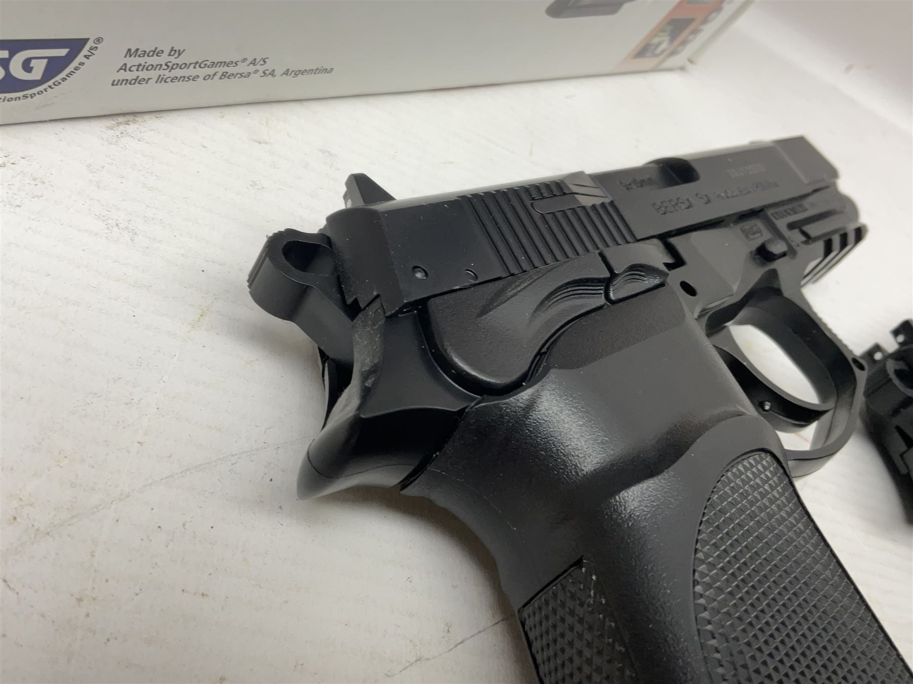 Two Bersa Thunder 9 Pro CO2 BB pistols, serial nos.21M142216 and 20J12270, L30cm overall; one in original box with paperwork  NB: AGE RESTRICTIONS APPLY TO THE PURCHASE OF AIR WEAPONS.