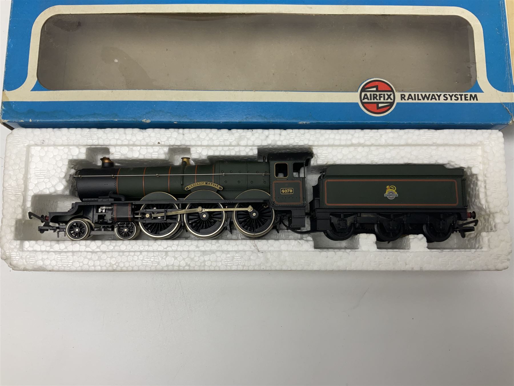 Airfix '00' gauge - Castle Class 4-6-0 locomotive 'Pendennis Castle' No.4069; Class 6P/7P Rebuilt Royal Scot 4-6-0 locomotive 'Royal Scot' No.46100; both boxed; Class 4F 0-6-0 locomotive No.4454 in associated box; another unboxed Class 4F 0-6-0 locomotive; and Class 14XX 0-4-2 tank locomotive No.1466 for spares or repair