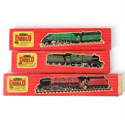 Three Hornby Dublo 00 gauge locomotives, comprising 2226 'City of London' Locomotive and T...