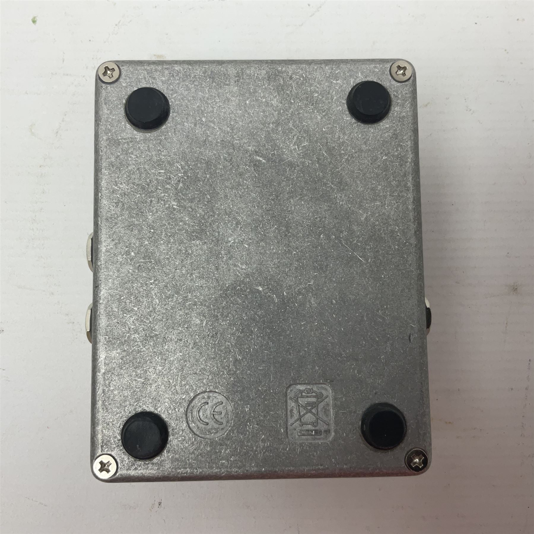 Electro Harmonix Memory Boy analogue delay guitar pedal