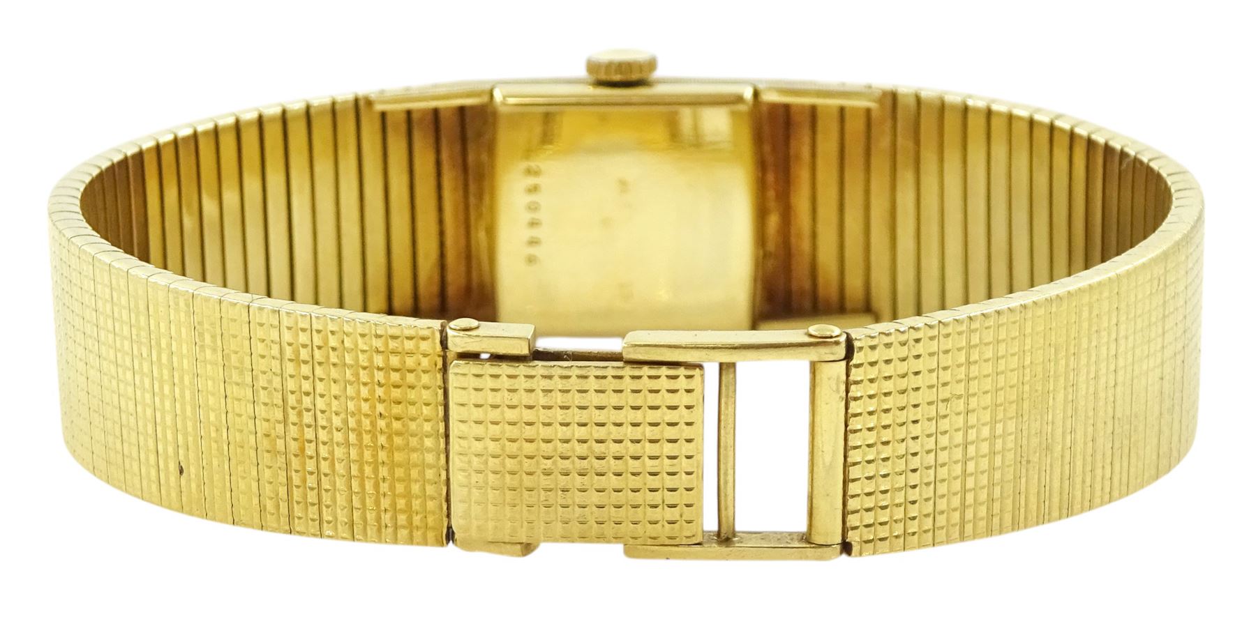 Alpina 18ct gold manual wind wristwatch, champagne dial with baton hour markers, Helvetia hallmark, on integral 18ct gold bracelet, stamped 750