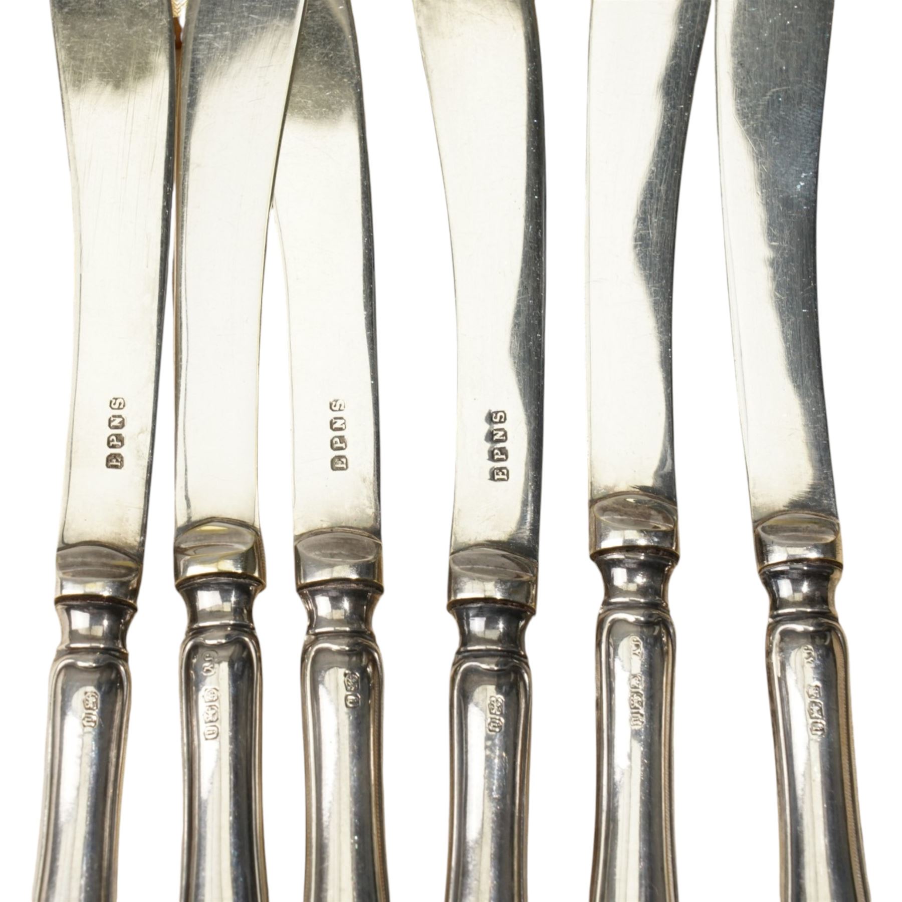Silver tea strainer and stand Sheffield 1934, two sets of six silver handled pastry knives and three silver teaspoons