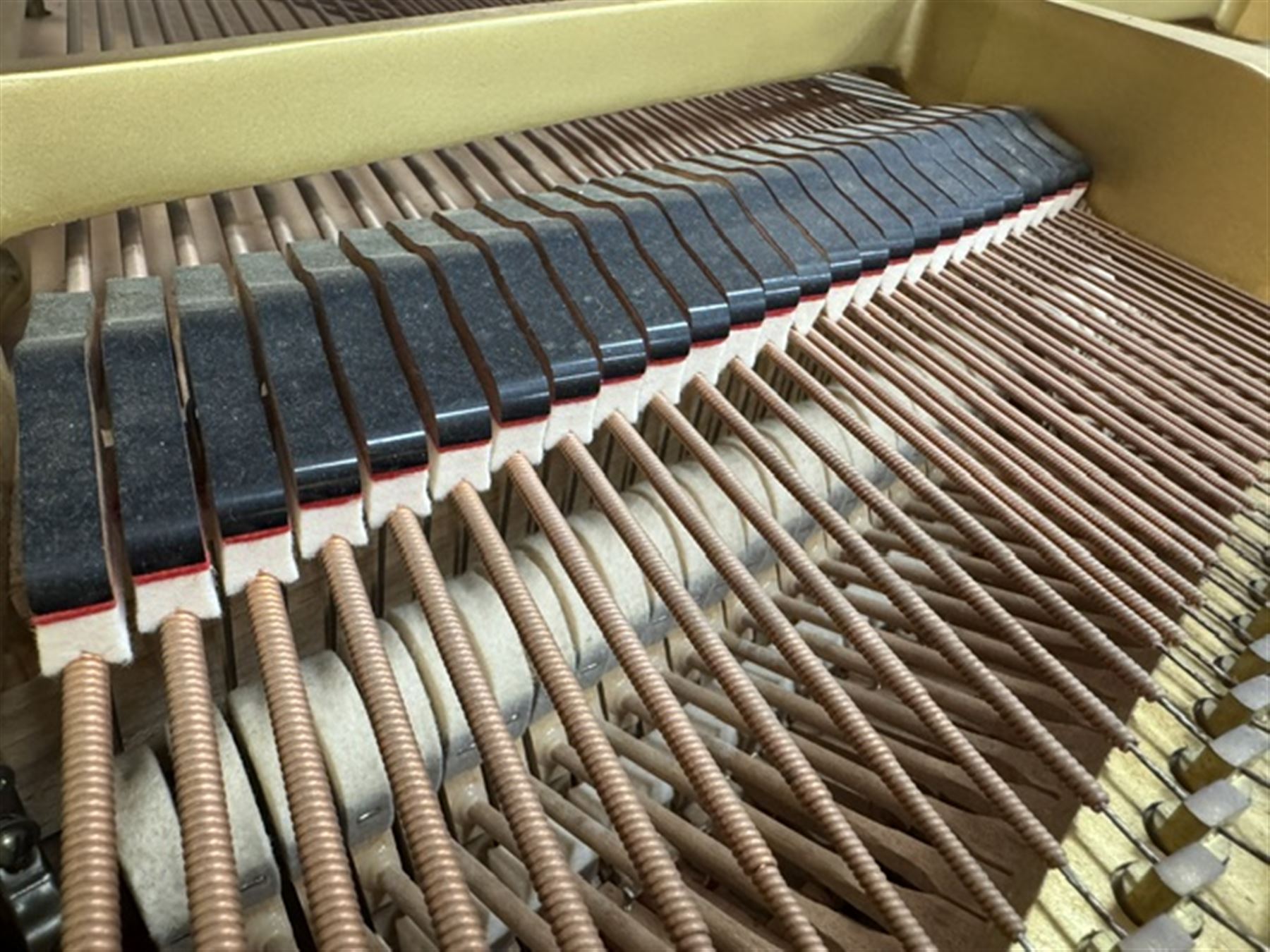 Yamaha - Baby Grand (5' 3