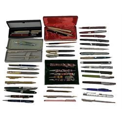 Large quantity of pens and propelling pencils, to include Rotring ballpoint pen, Osmiroid fountain pen, Parker fountain pen, Platignum ballpoint, etc, together with quantity of cases and boxes