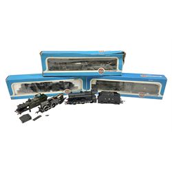 Airfix '00' gauge - Castle Class 4-6-0 locomotive 'Pendennis Castle' No.4069; Class 6P/7P Rebuilt Royal Scot 4-6-0 locomotive 'Royal Scot' No.46100; both boxed; Class 4F 0-6-0 locomotive No.4454 in associated box; another unboxed Class 4F 0-6-0 locomotive; and Class 14XX 0-4-2 tank locomotive No.1466 for spares or repair