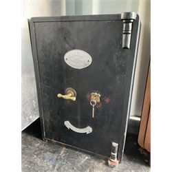 Pendle & Co, Birmingham - Edwardian cast iron safe with keys - THIS LOT IS TO BE COLLECTED BY APPOINTMENT FROM DUGGLEBY STORAGE, GREAT HILL, EASTFIELD, SCARBOROUGH, YO11 3TX