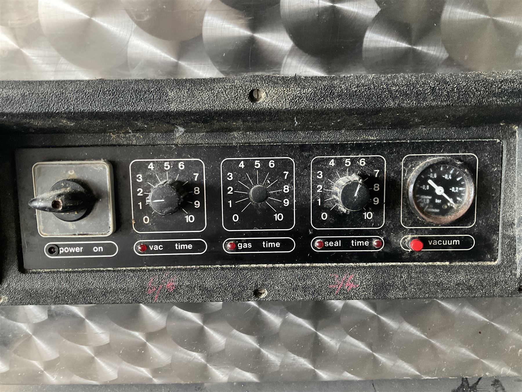 TurboVac SB415 vacuum packer- LOT SUBJECT TO VAT ON THE HAMMER PRICE - To be collected by appointment from The Ambassador Hotel, 36-38 Esplanade, Scarborough YO11 2AY. ALL GOODS MUST BE REMOVED BY WEDNESDAY 15TH JUNE.