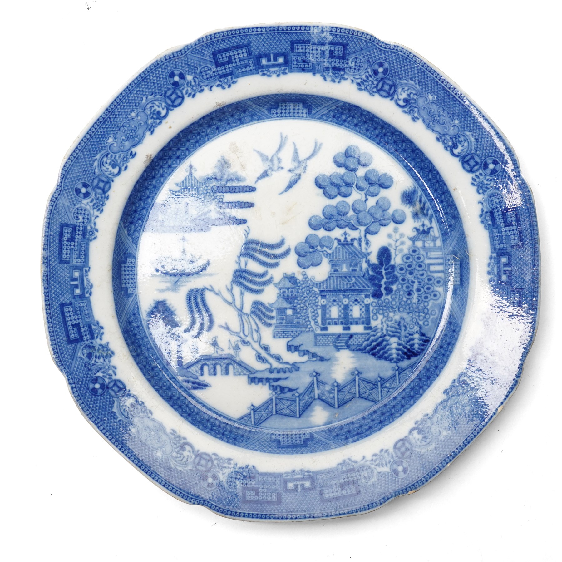 Five 19th-century willow pattern plates, two small meat platters and three plates, largest D24.2cm (5) 
