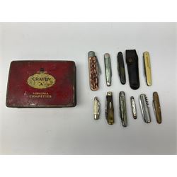 Veterinary fleams and other tools together with various veterinary books, including Hewthorn's Veterinary Guide, Farms and Farming - Vince, Veterinary Practice at Home, etc., and a collection of folding pocket knives, pen knives, hunting knife, etc.