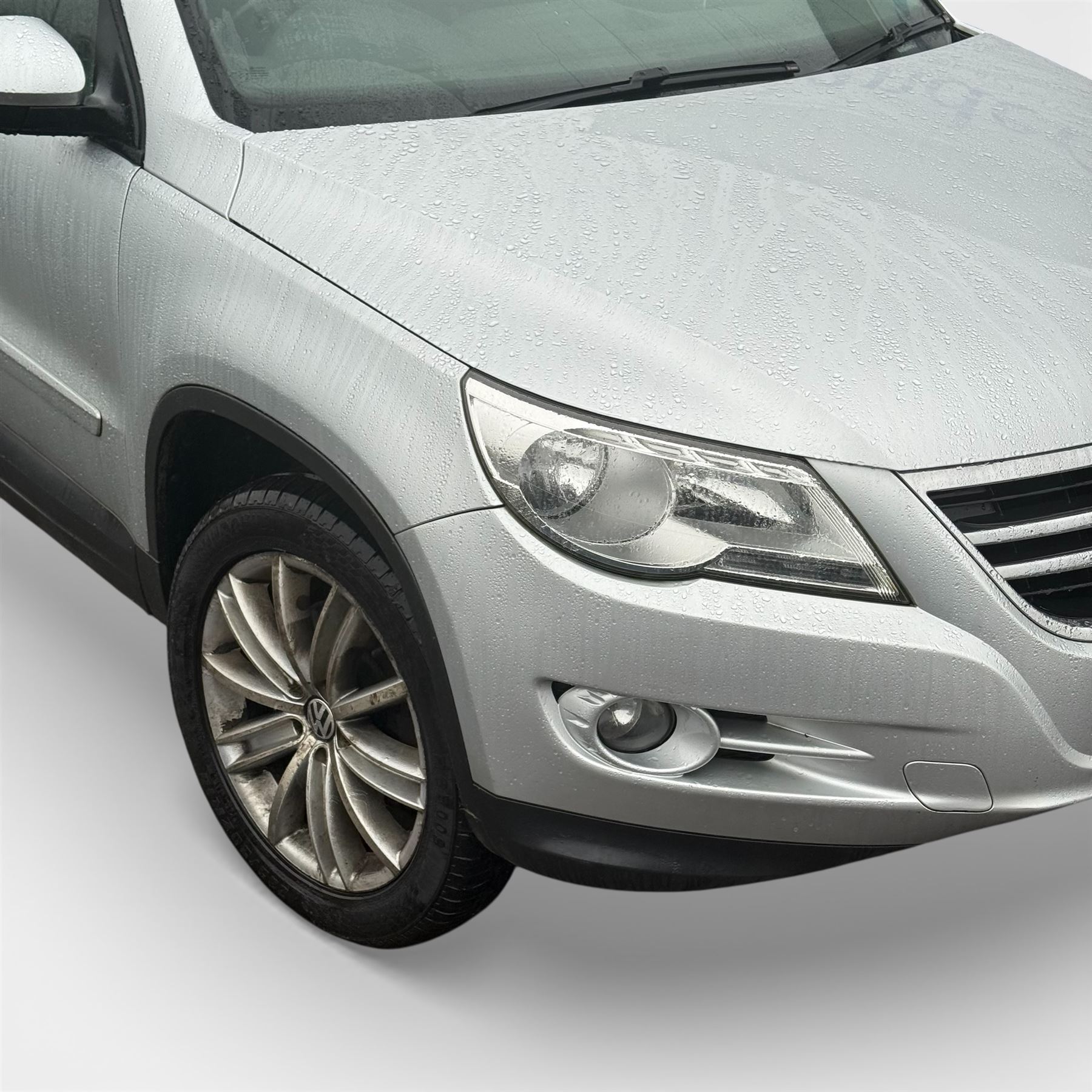 VW Tiguan, 2 Litre diesel, Automatic, 2011, Silver, MOT till 06/09/2026, 120,000 Miles (NV11 DDF)