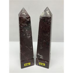 Pair of red marble obelisks H20cm