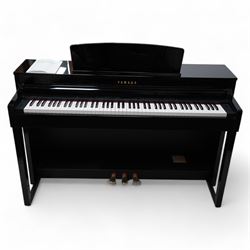 Yamaha - 'Clavinova' electric piano in b