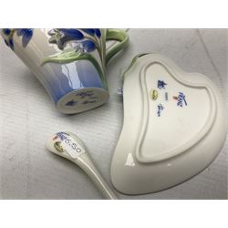 Five Franz teacups and saucers comprising Hummingbird FZ00129, Bluebell FZ00875, Dragonfly FZ00028, Butterfly XP1693 and Daisy FZ00793, together with Hummingbird spoon, all boxed (6)