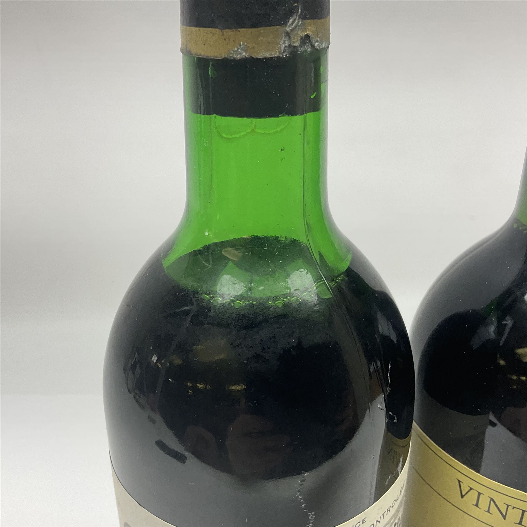 Mixed wine, comprising Chateau Cantemerle, 1975, Grand Cru Classe Se Medoc, Chateau Notton, 1985, Margaux and Marques De Calatrava, 2001 Tempranillo, various contents and proof (3) 