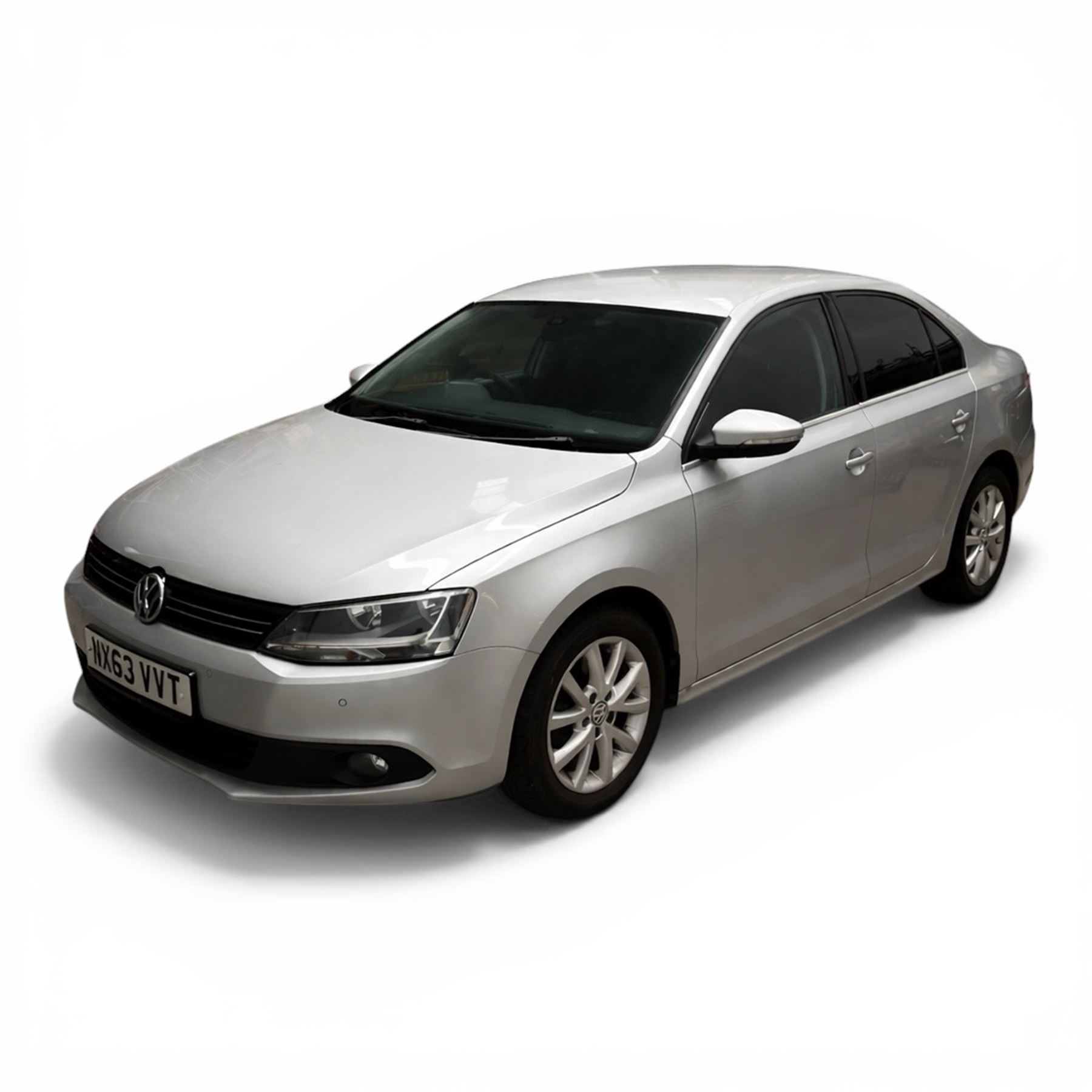 Volkswagen Jetta, 1.6 litre blue-motion diesel, 82000 miles, manual, silver, 2013, (NX63 VVT), MOT till 13 August 2026, £20 road tax, full VW service history, parking sensors, bluetooth - this vehicle is subject to 10% plus VAT buyers premium (12% in total)