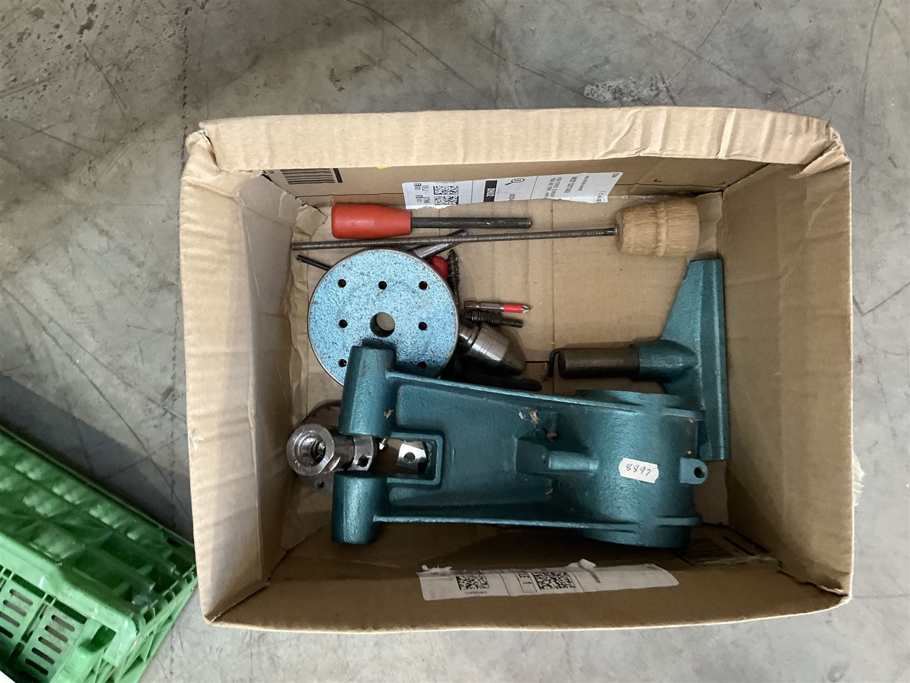 Draper WTL12 wood lathe and a collection of turning chisels 