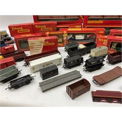 Tri-ang/Hornby '00' gauge - eighteen goods wagons including car transporters, fish van, 5-plank wagon, cable drum carriers etc; all boxed; and quantity of unboxed and playworn goods wagons