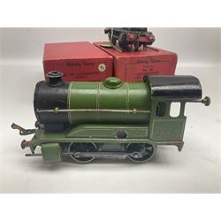 Hornby '0' gauge - No.501 clockwork 0-4-0 locomotive No.1842; boxed; No.501 Tender; boxed; No.101 clockwork 0-4-0 locomotive No.2270; and No.50 clockwork 0-4-0 locomotive No.60199 for spares or repair; boxed (4)
