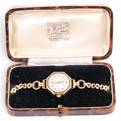 9ct gold cased ladies Rotary wristwatch, on gilt strap, boxed