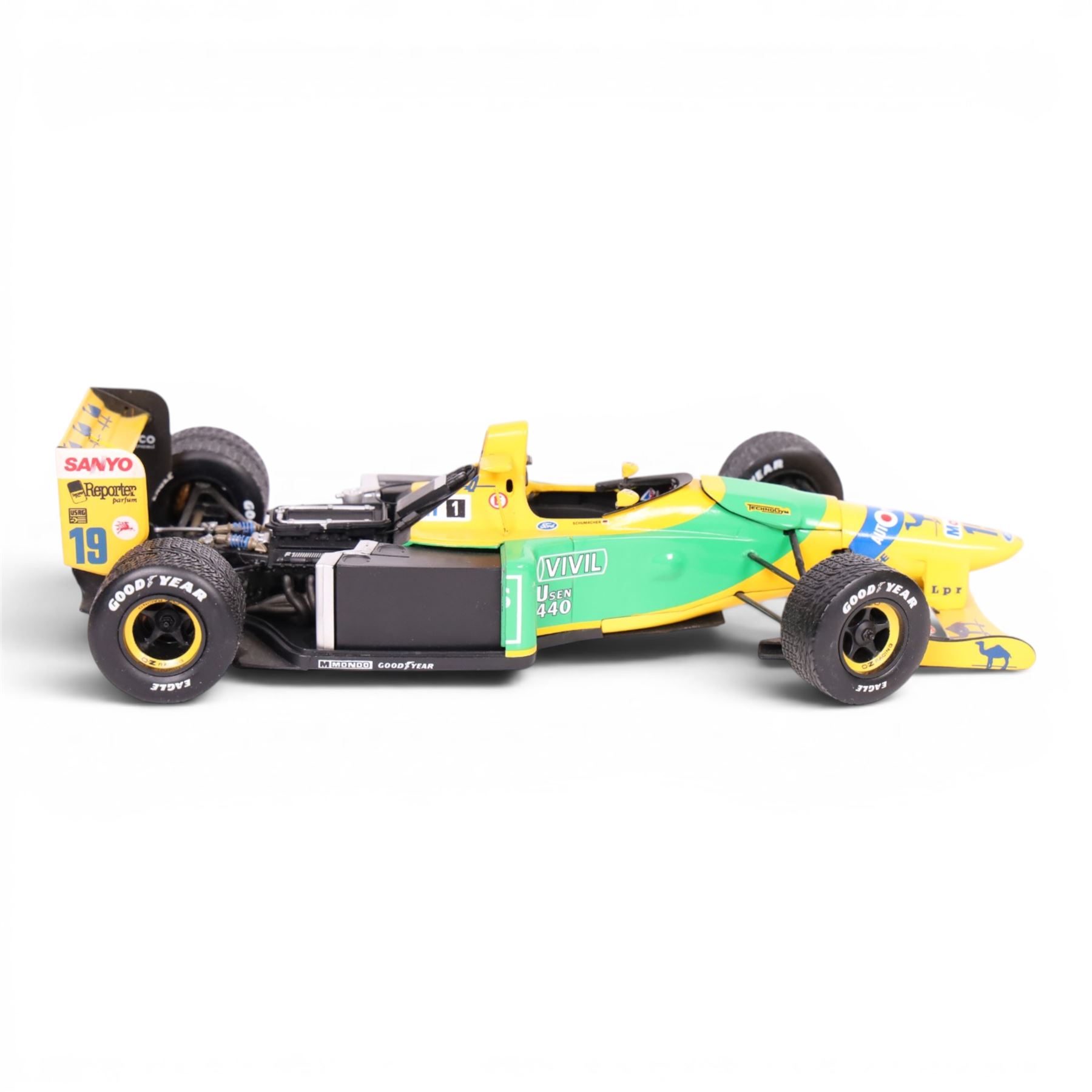 Paul's Model Art 1:18 Michael Schumacher Collection Benetton Ford B192 #19 car with Mobil decals, boxed
