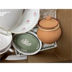 Quantity of ceramics to include Kernewek Cornwall tea wares, pair of Royal Doulton Islamic series plates, sage green Wedgwood Jasperware, Coclough tea wares, glassware etc in two boxes