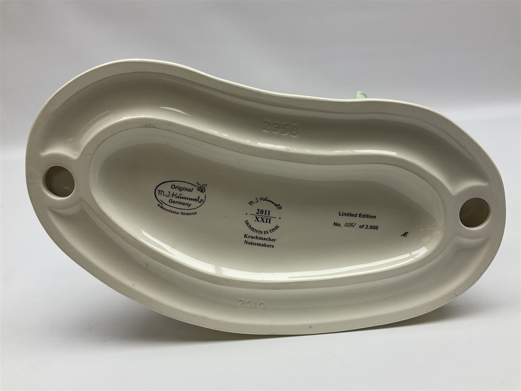 Large Hummel figure group by Goebel, Noisemakers, limited edition 282 of 2000, H17.5cm