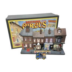 Britains - Circus Street Parade diorama with Circus Professional Vehicle no.08673; in original box 