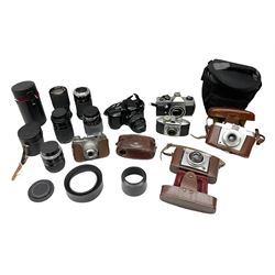 Collection of cameras and equipment, to include Minolta Dynax 2xi, Praktica MTL5B,  Ilford Vario, 'Sunactinon Auto Zoom 1:4.5 f=80-200mm' lens, 'Miranda 35-70mm 1:3.5-4.5 MC Macro' lens etc