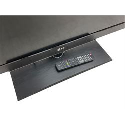 LG 42LV355T 42 inch full HD 1080p LED television, with remote