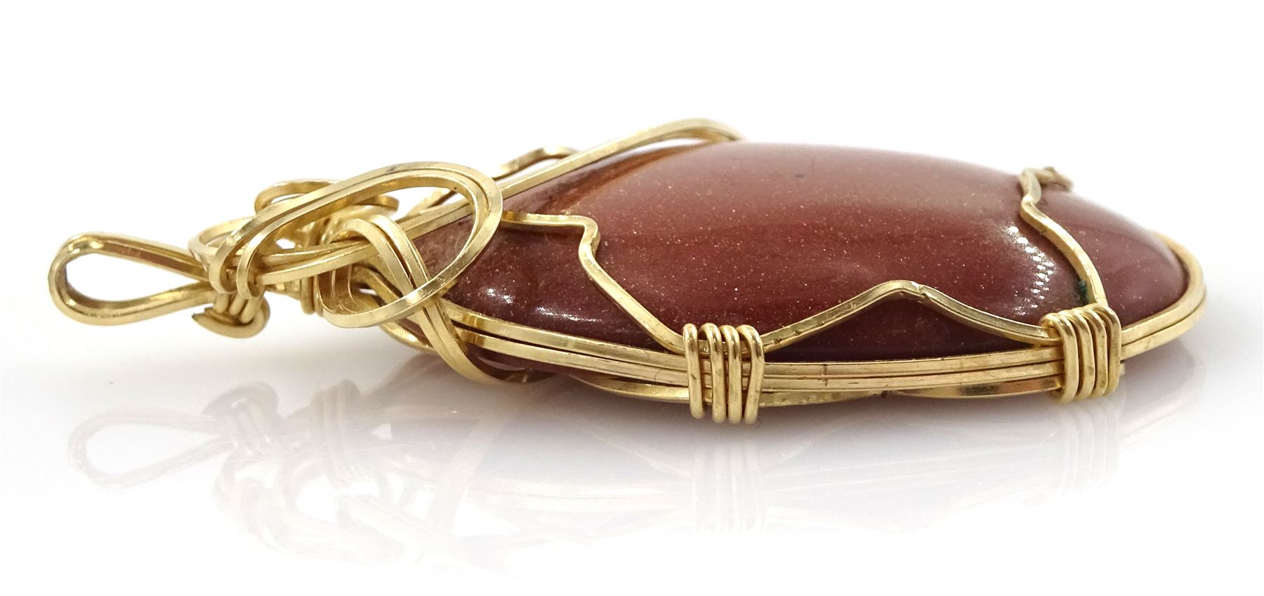 9ct gold wire goldstone pendant