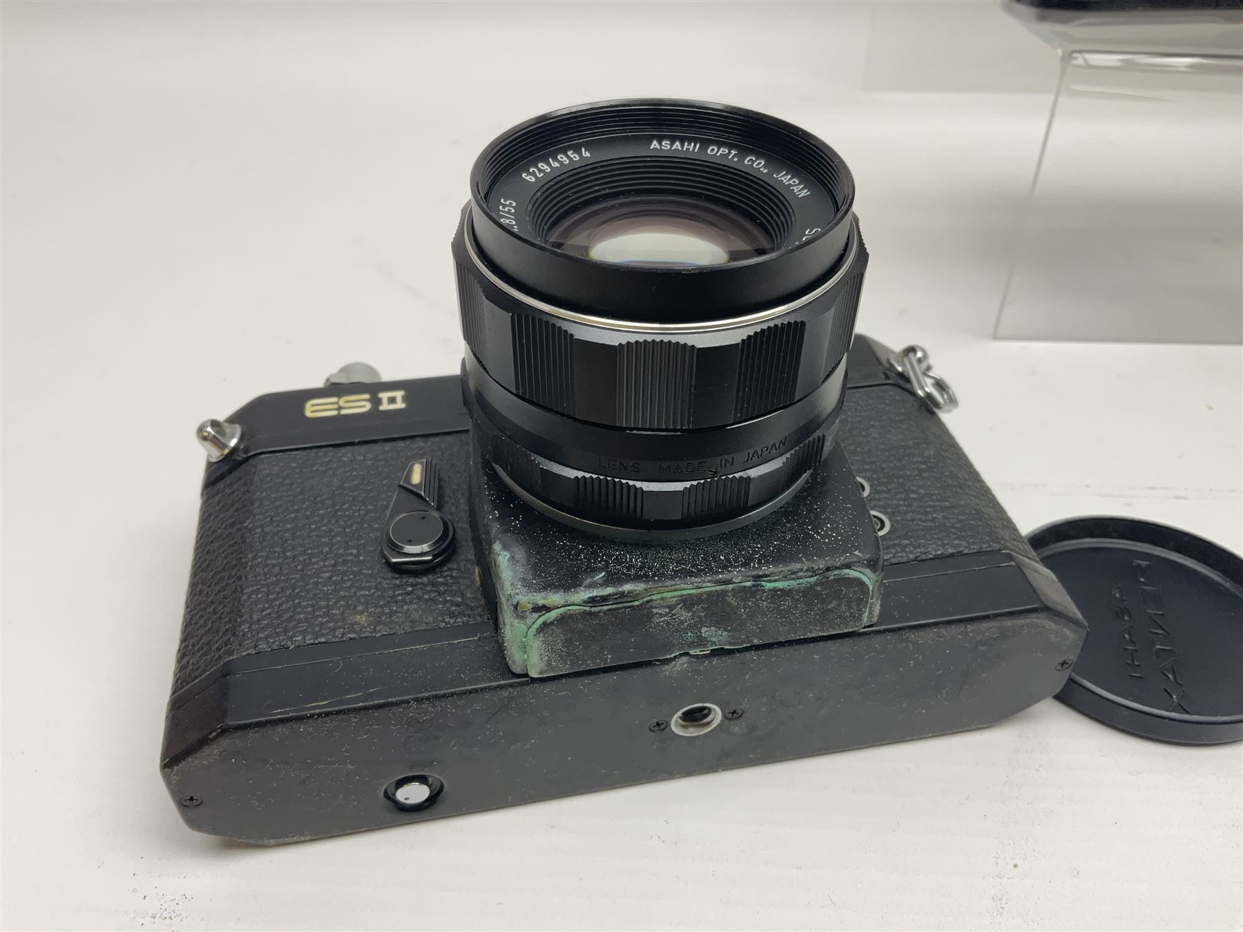 Olympus Pen-EE camera, serial no 415299, with Olympus D.Zuiko 1:3.5 f=2.8cm lens, together with four Olympus Trip 35 cameras, serial nos 4759245, 4257589, 1847727 and 5387611, each with Olympus D. Zuiko 1:28 f=40mm lenses