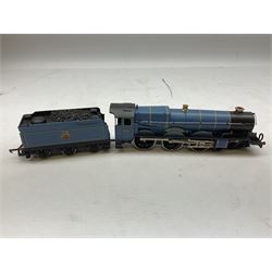 Lima models '00' gauge - King Charles 4-6-0 locomotive no.6009, D6755 diesel locomotive, three coaches and a wagon (6)