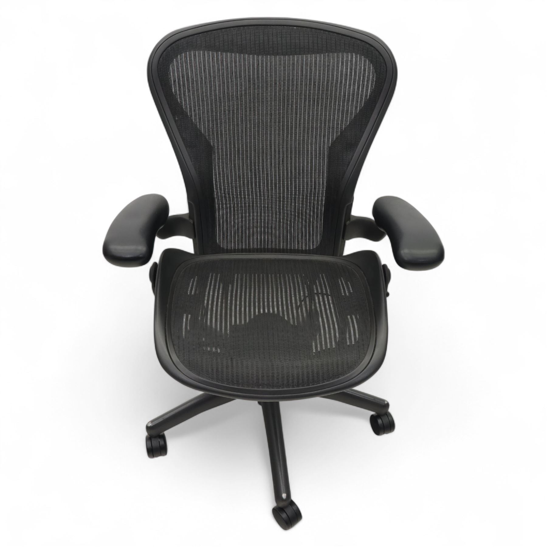 Herman Miller - Aeron office chair, graphite frame with tensioned Pellicle mesh seat and back, fitted with adjustable arm pads, tilt and height mechanisms, on five star castor base