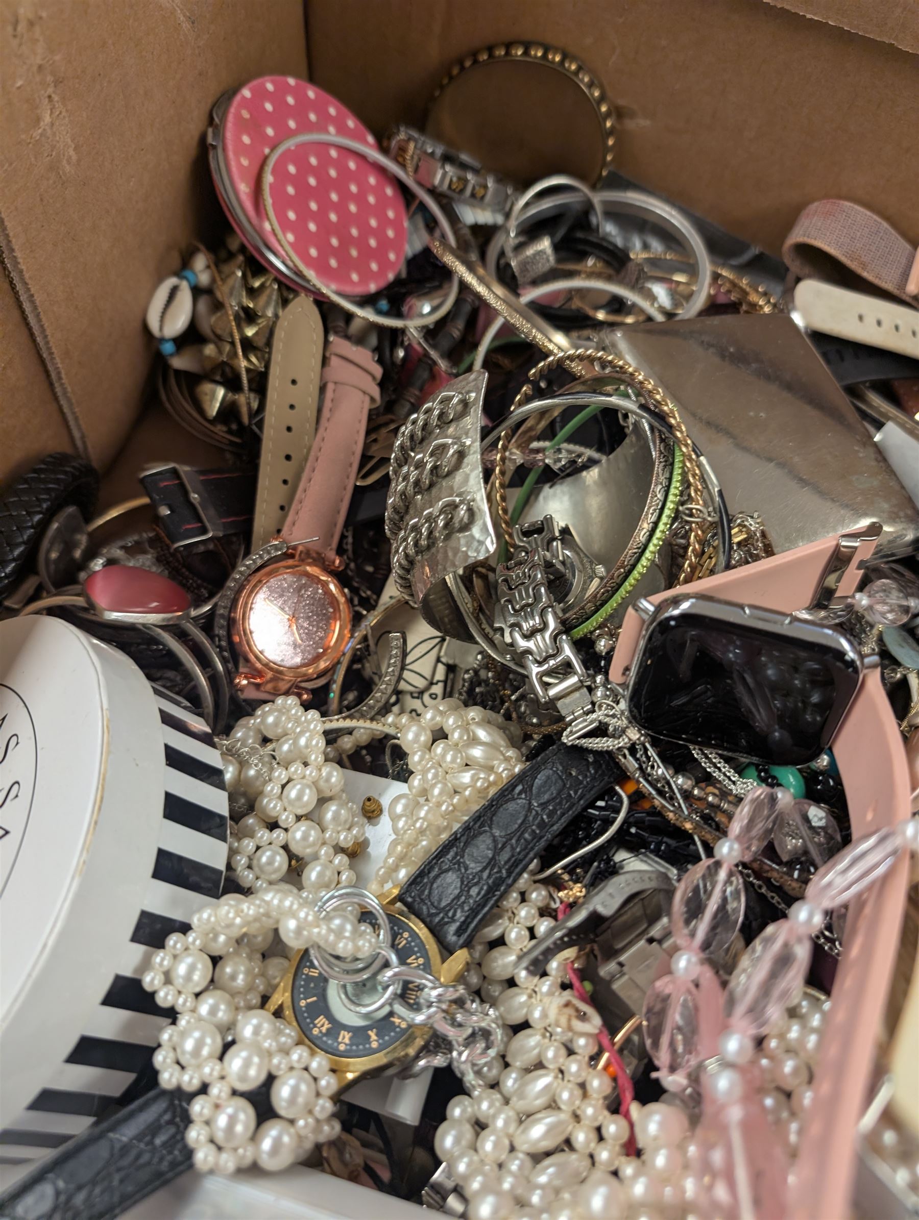 Collection of costume jewellery, including Thomas Sabo bracelet, beaded necklaces, rings and wristwatches