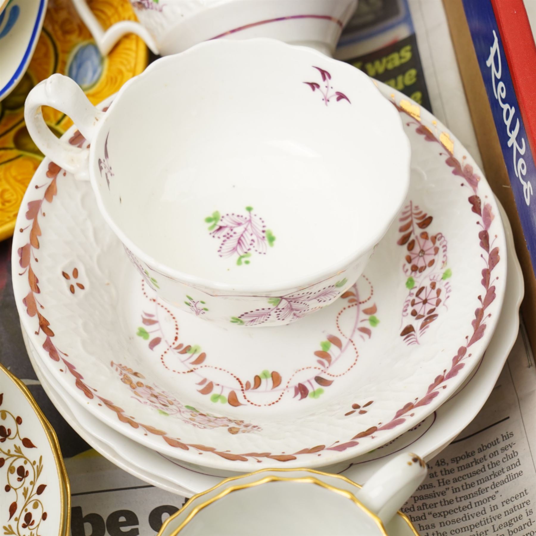 Collection of early 19th century and later tea wares, including Barr Flight & Barr teacup and saucer, and others 