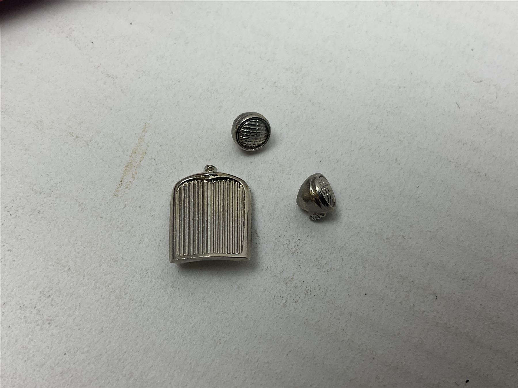 Eight Lansdowne Models 1:43 scale models - 1939 Bentley Embiricos, 1939 Lagonda V12 Long Saloon, 1961 Wolseley 6-110, 1971 Vauxhall PC Cresta De Luxe, 1958 Austin A105, 1955 Hillman Minx Convertible, 1954 Singer Roadster and 1936 Bentley 4 1/4 Ltr Park Ward DHC; all unboxed (8)