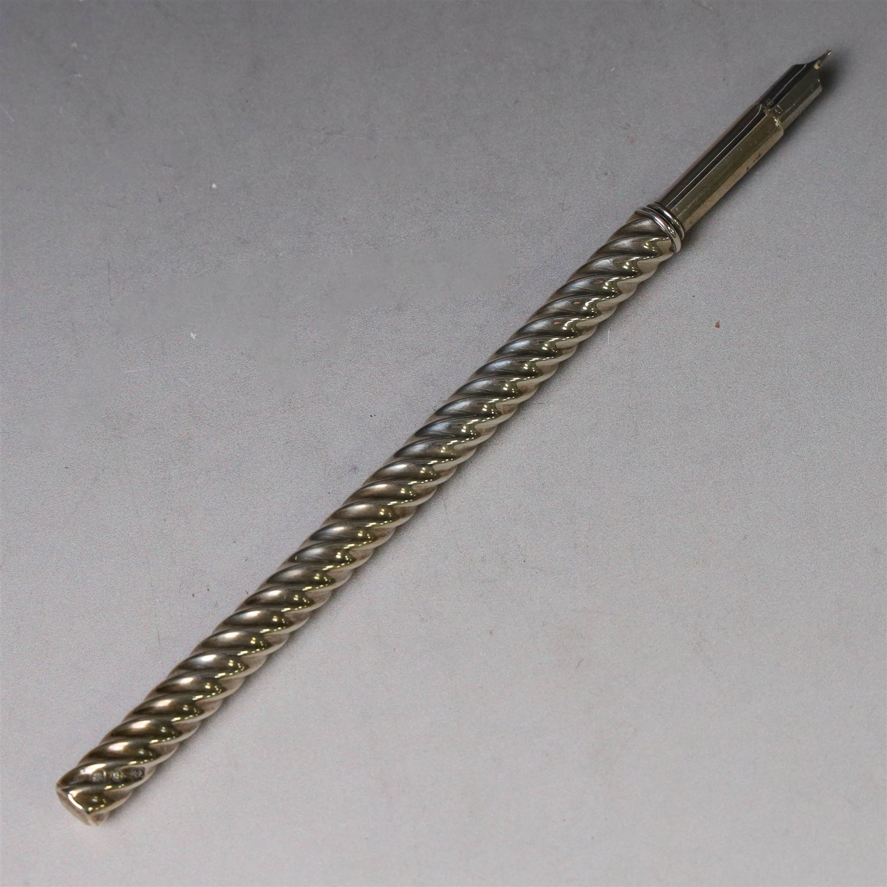 Victorian silver dip pen, with wrythen barrel, hallmarked William Neale, Birmingham 1892, L16cm