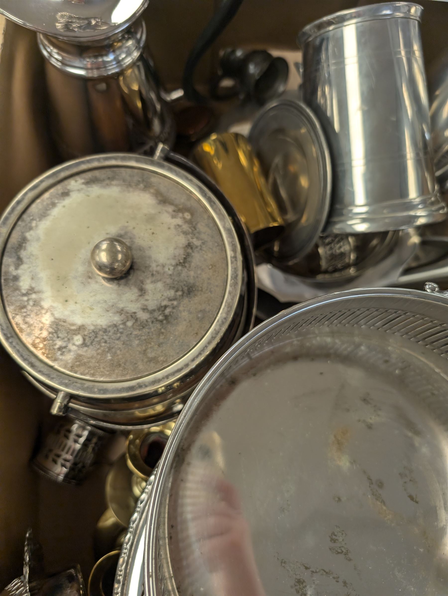 Collection of metal ware, including pewter tankards and plate, brass candlesticks, barrel, etc 