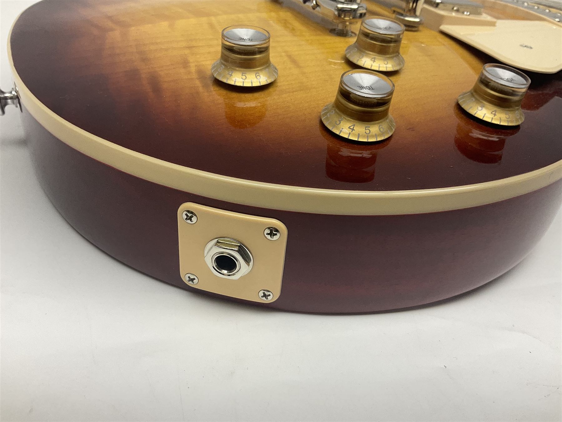 2021 USA Gibson Les Paul Standard guitar Model No LPS600B8NH1 with tobacco sunburst finish; serial no.216610246 L98cm; in Gibson fitted hard case with multitool, cloth, inspection certificate and other paperwork