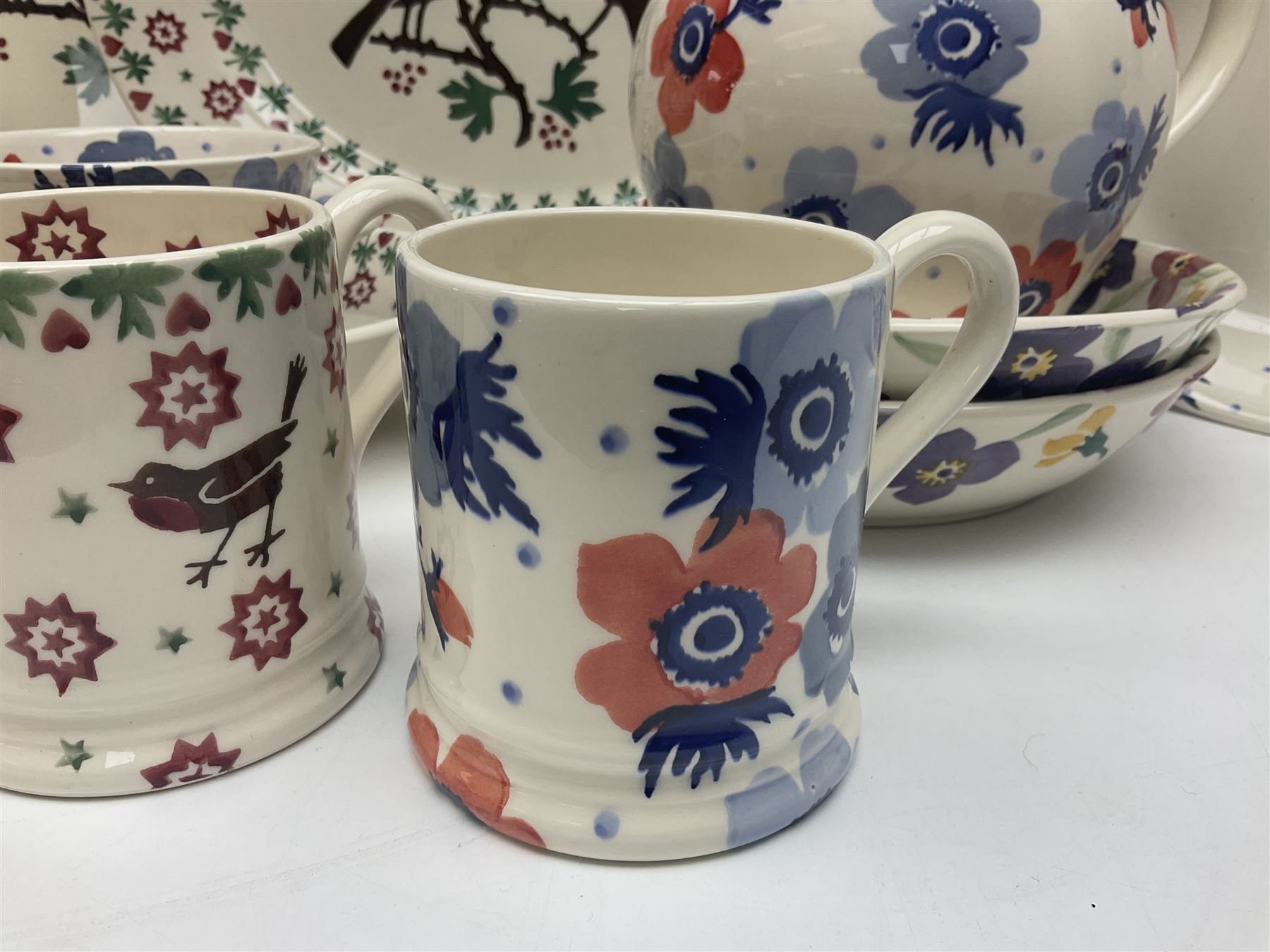 Emma Bridgewater ceramics, to include Christmas Joy Robin pattern meat platter, serving plate, bowl and two mugs, Anenome pattern jug, dinner plate, mug and three bowls, polka dot pasta bowl and two Wallflower pattern pasta bowls, largest D33.5cm