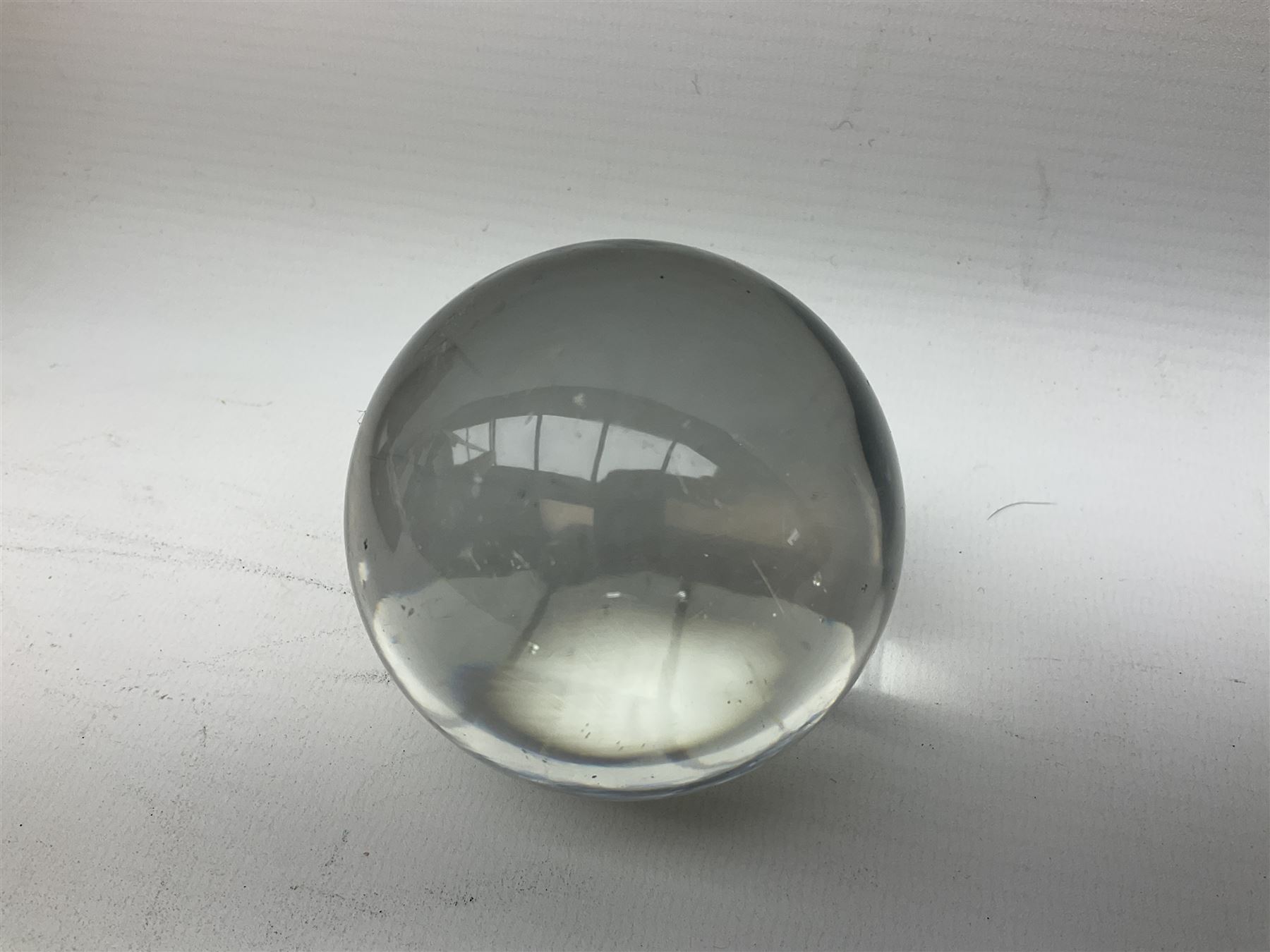 Victorian crystal ball, in a fitted case, D8cm