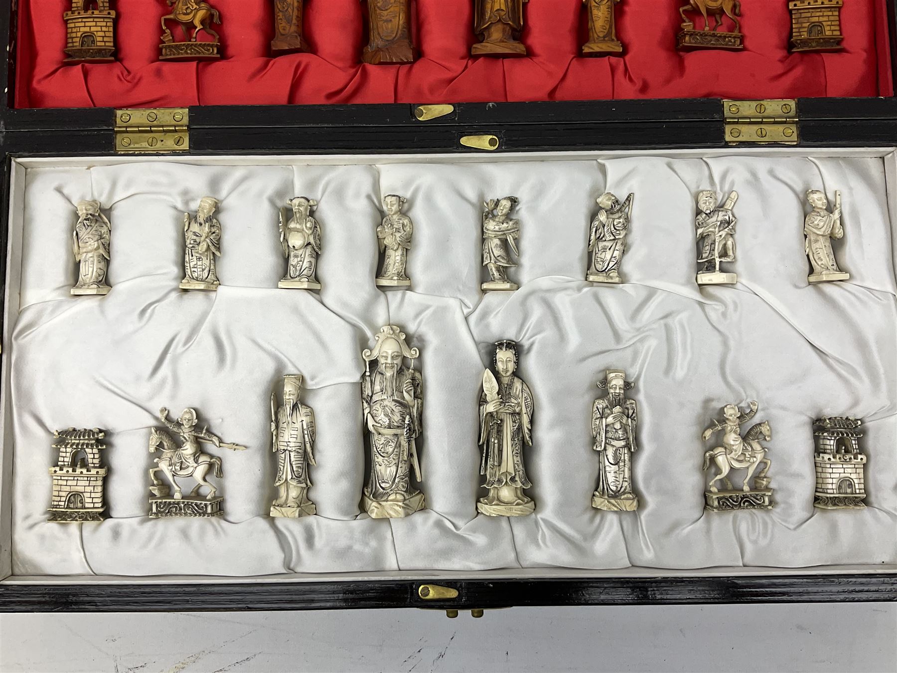 Chinese style chess set and folding storage board, cast resin pieces, board game, L50.5cm