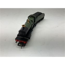 Hornby Railroad '00' gauge - County Class 4-6-0 locomotive 'County of Hants' no. 1016, Class 4900 4-6-0 locomotive 'Adderley Hall' no. 4901 and County Class 4-4-0 locomotive 'County of Devon' no. 3835, all DCC ready (3)