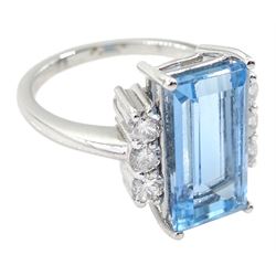 18ct white gold baguette cut aquamarine and six stone round brilliant cut diamond ring, aquamarine approx 4.40 carat