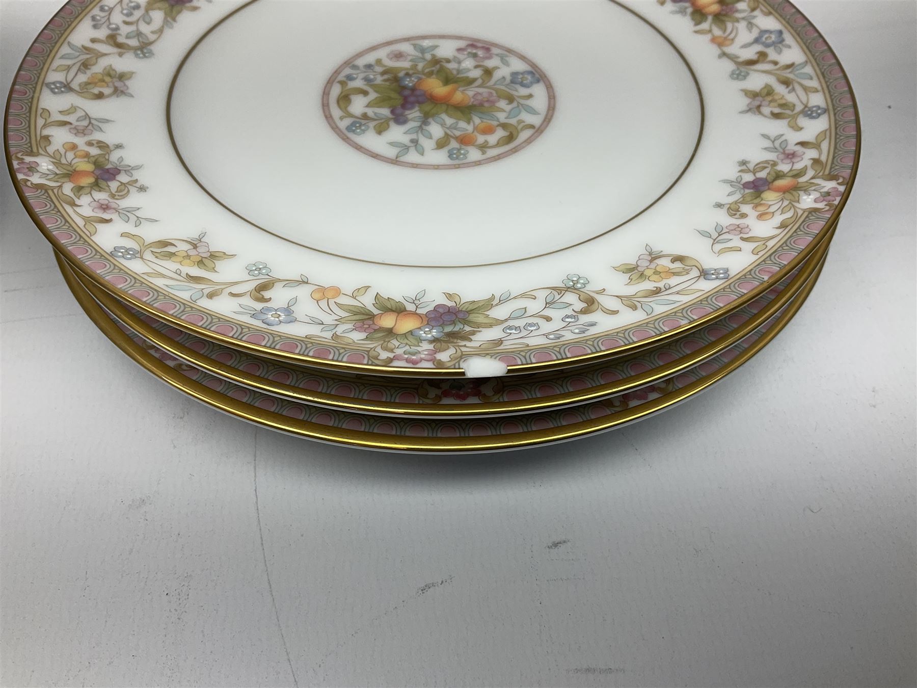 Noritake Ireland tea and dinner wears, comprising of teapot, milk jug, covered sucrier, seven teacups and saucers, seven dessert plates, six dinner plates, seven side plates, five bowls two serving dishes, one lidded tureen and a gravy boat and dish