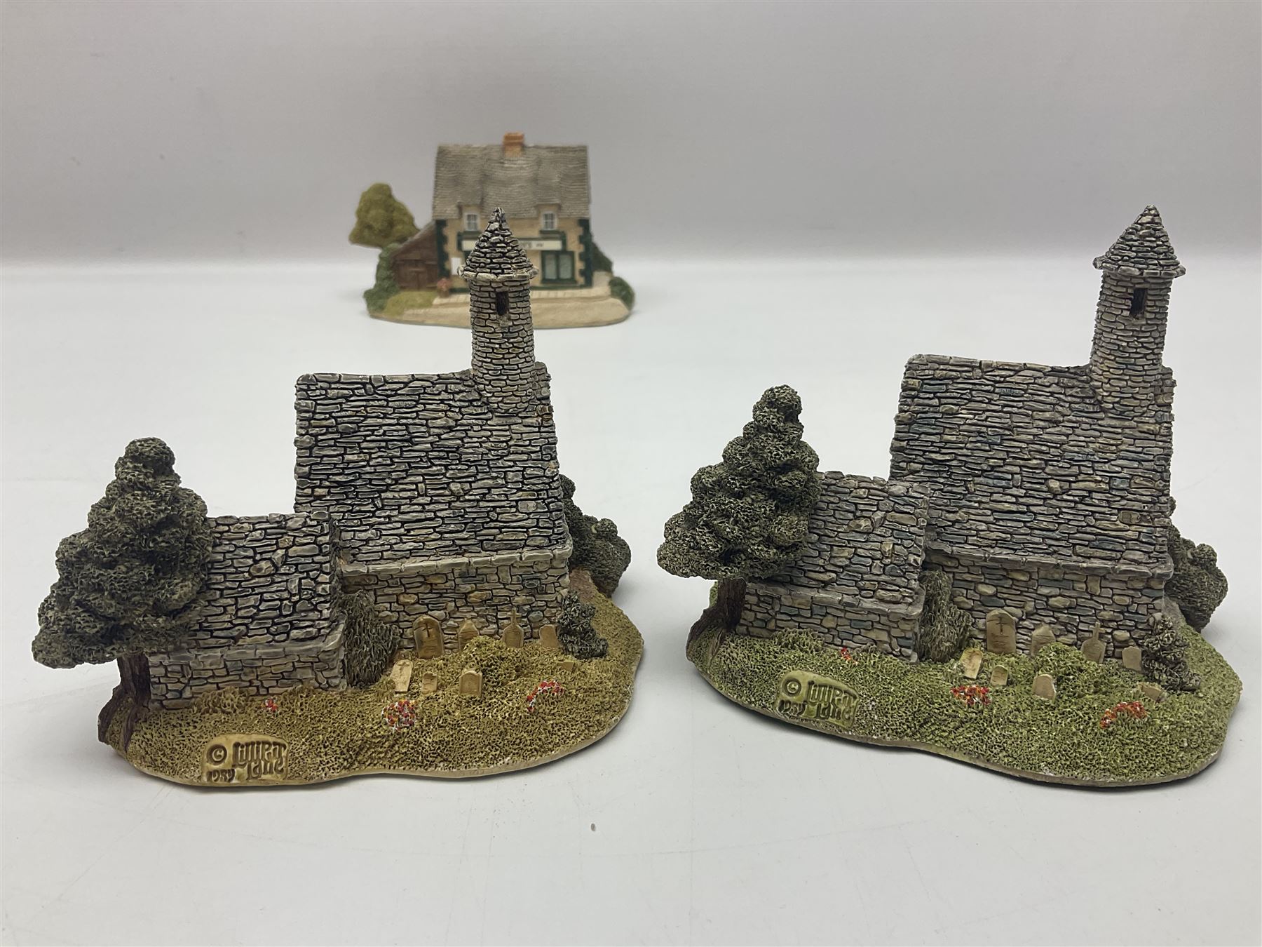 Sixteen Lilliput Lanes from the Irish Collection, to include Kilmore Quay, Causeway Cottage, Blarney Castle, Quite Cottage etc, all with boxes and deeds 