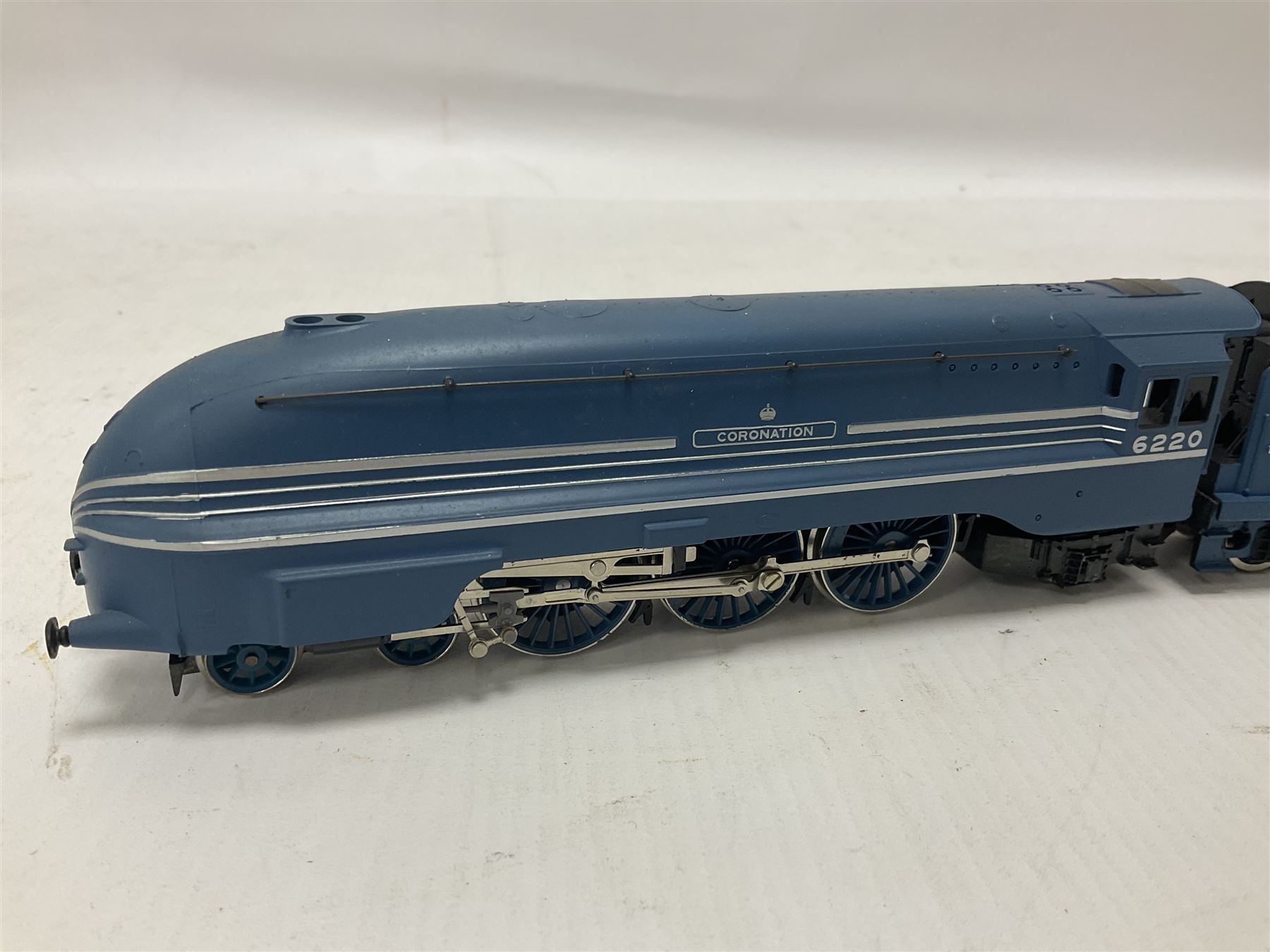 Hornby ‘00’ gauge - Class A4 4-6-2 locomotive ‘Silver Fox’ no.2512 in LNER silver; Princess Coronation Class 4-6-2 locomotive ‘Coronation’ no.6220 in LMS blue; both unboxed (2)