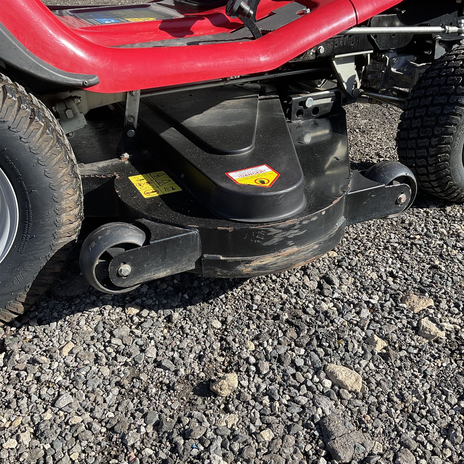 Countax B250 4-Trac ride on lawnmower with lifting jack and papers,